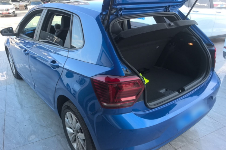 Volkswagen Polo 2019 car image #5