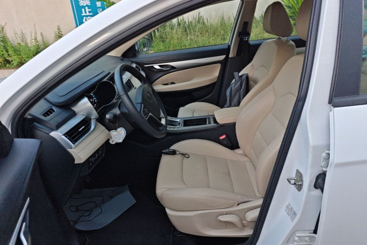 GEELY Emgrand 2019 #15 GEELY Emgrand 2019 car image #15