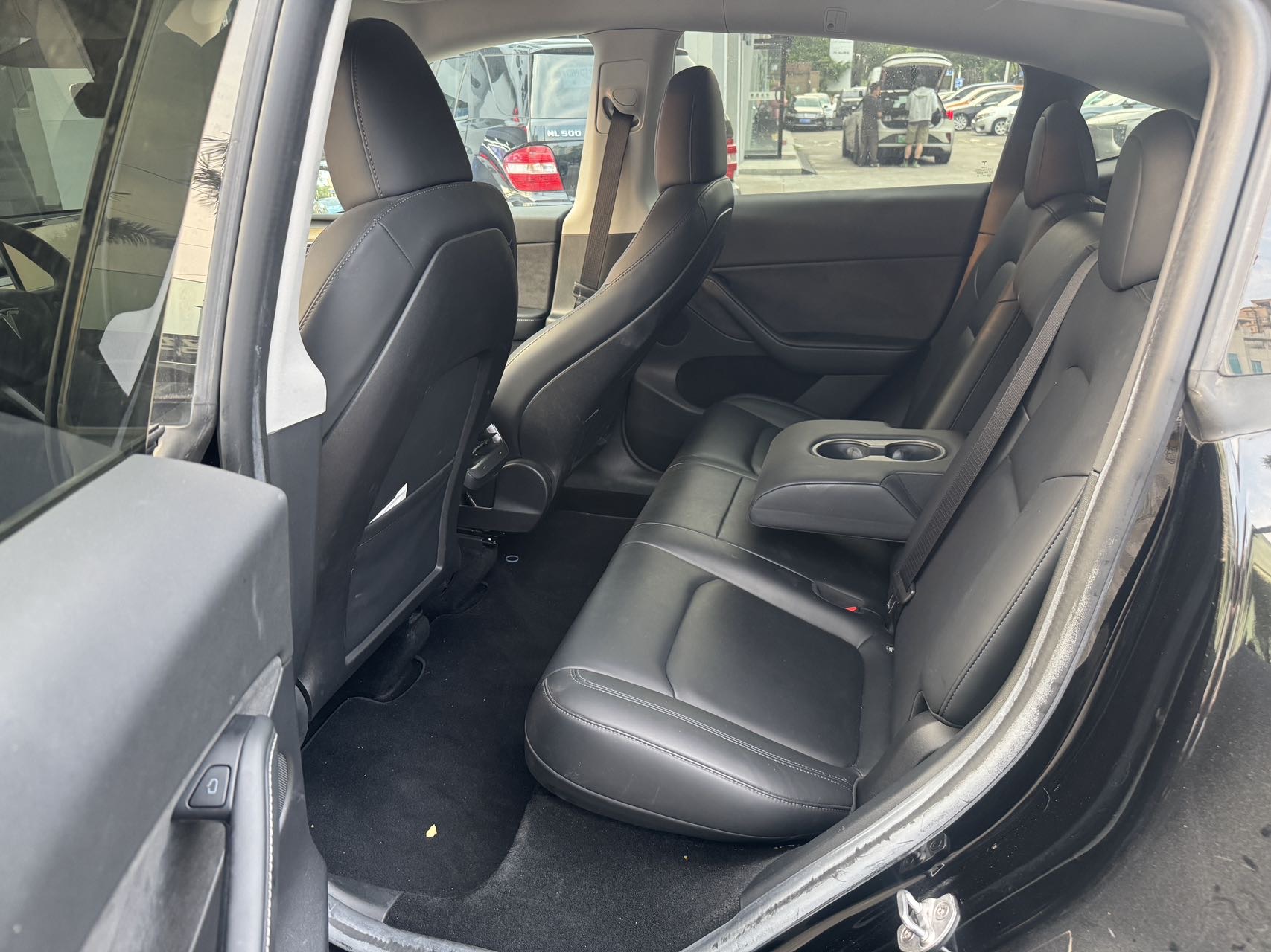 Tesla Model Y 2022 #4 Tesla Model Y 2022 car image #4
