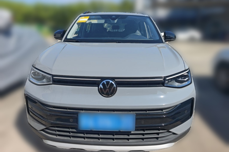Volkswagen Tharu 2025 car image #3