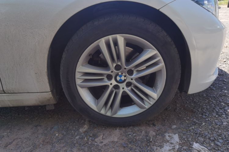 BMW 3 Series 2017 car image #9