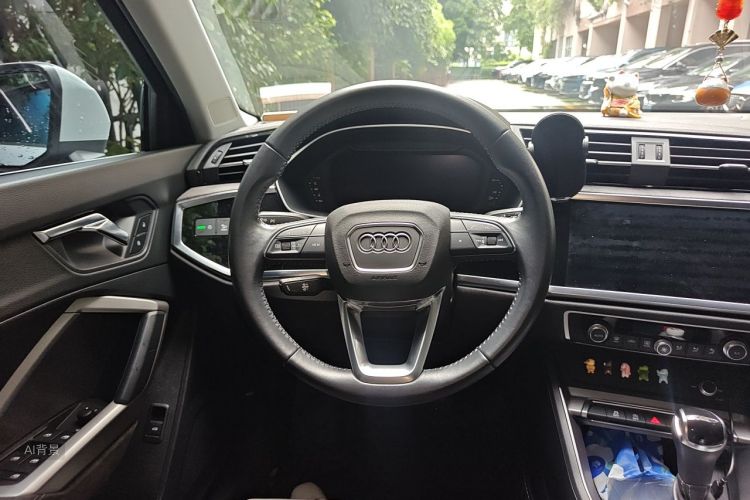 Audi Q3 2019 #12 Audi Q3 2019 car image #12