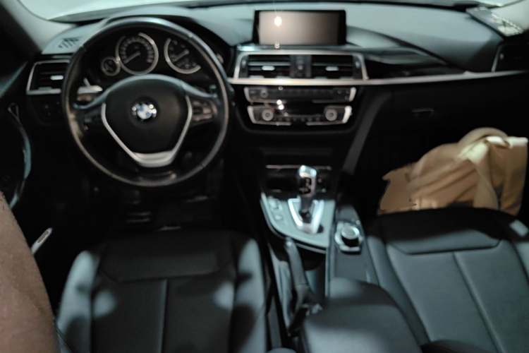 BMW 3 Series 2017 #10 BMW 3 Series 2017 car image #10