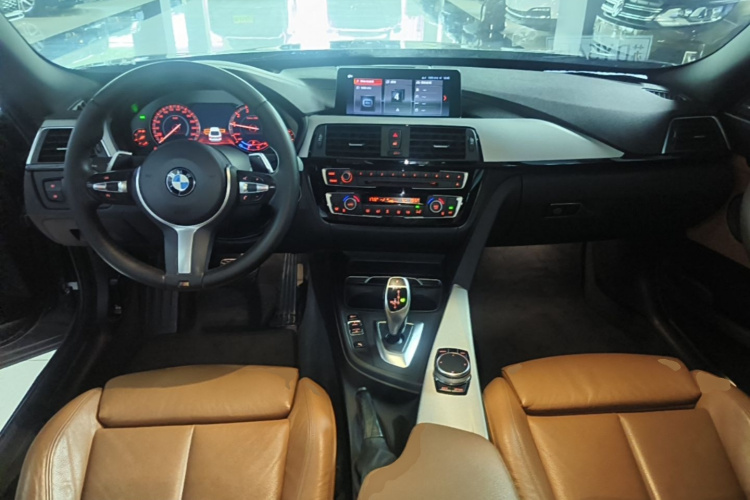 BMW 3 Series GT 2018 صورة سيارة #10