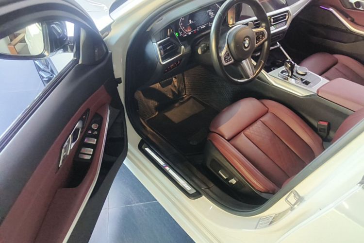 BMW 3 Series 2022 car image #12