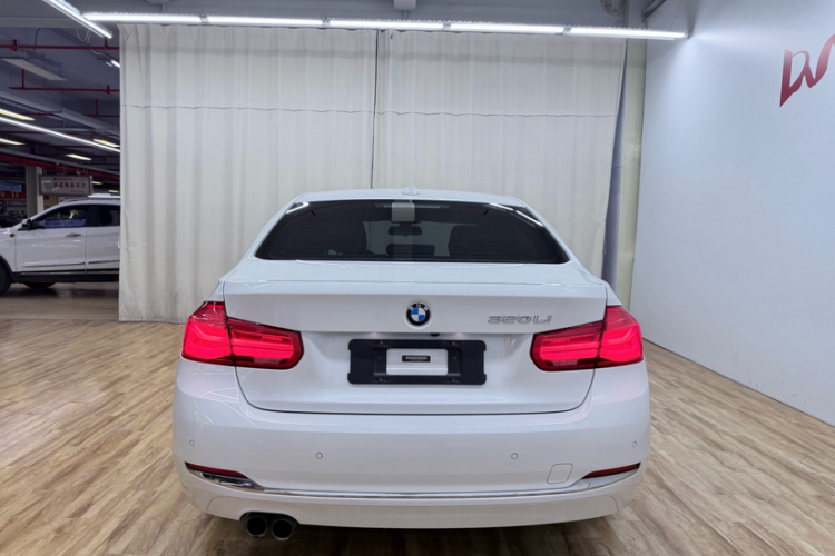 BMW 3 Series 2017 صورة سيارة #4