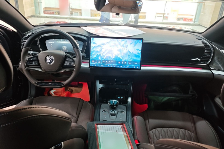 BYD Han 2024 immagine di auto #10