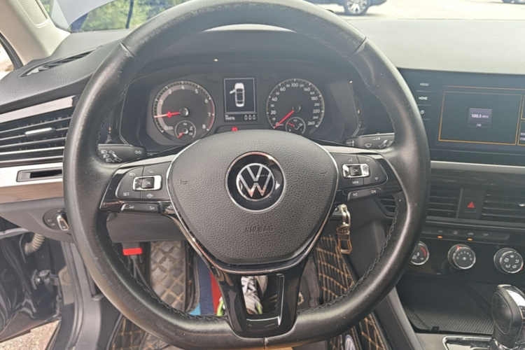 Volkswagen Bora 2021 car image #11