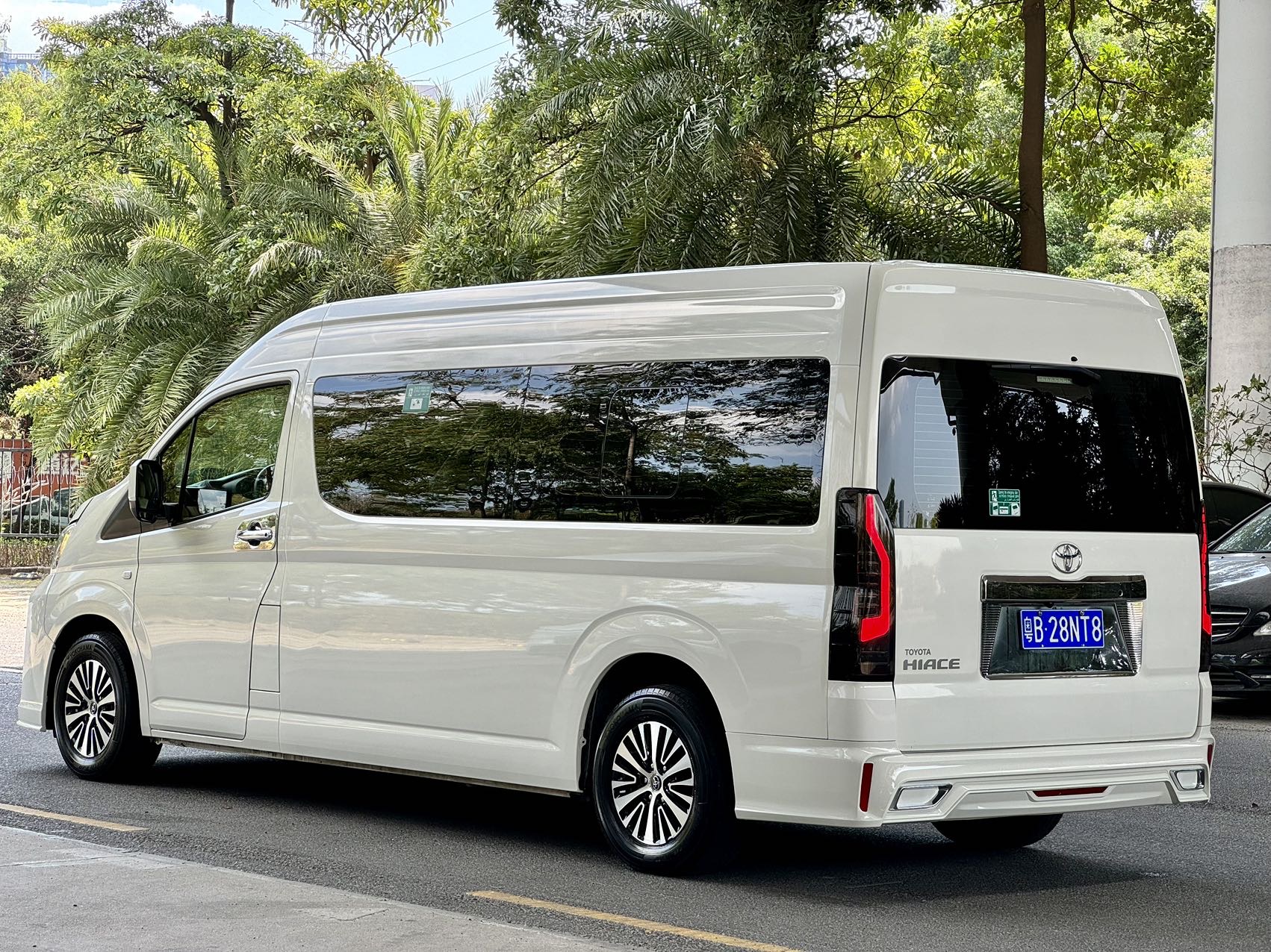Toyota Hiace 2022 #10 Toyota Hiace 2022 car image #10