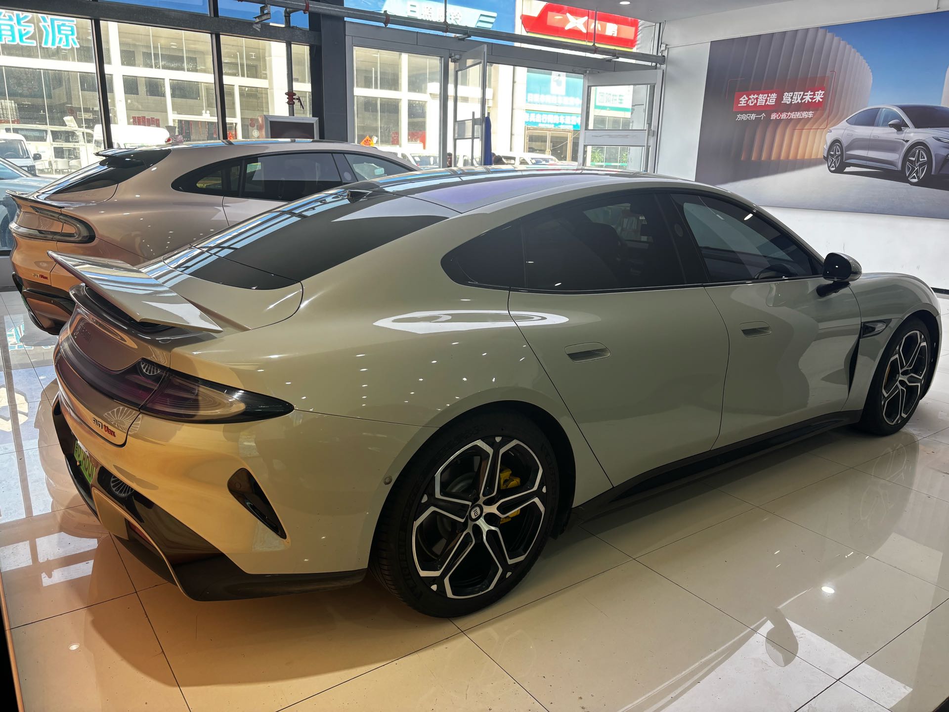 2024 car image #4