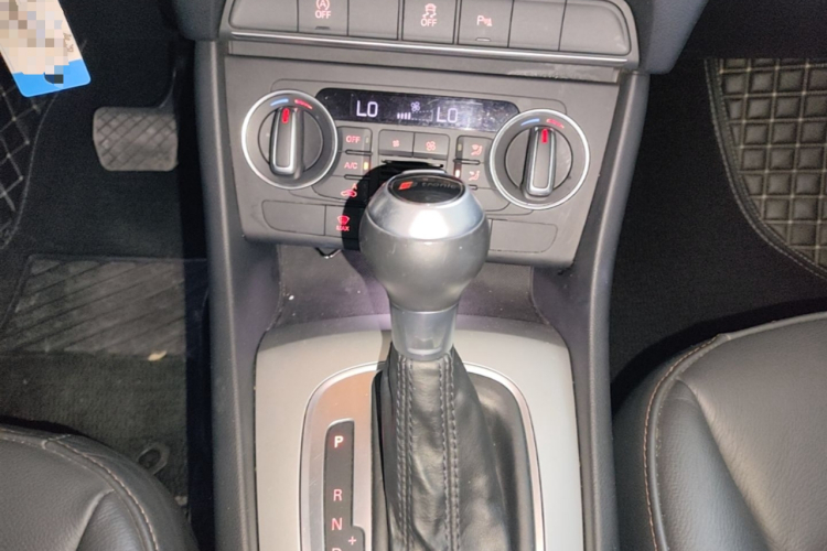 Audi Q3 2018 #14 Audi Q3 2018 car image #14
