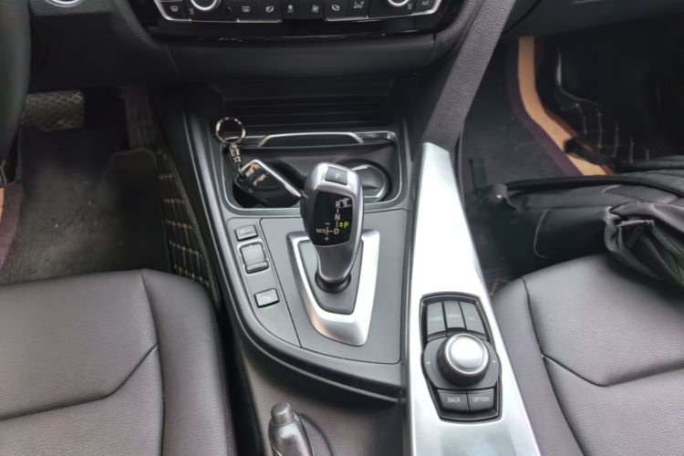 BMW 3 Series 2017 #14 BMW 3 Series 2017 car image #14