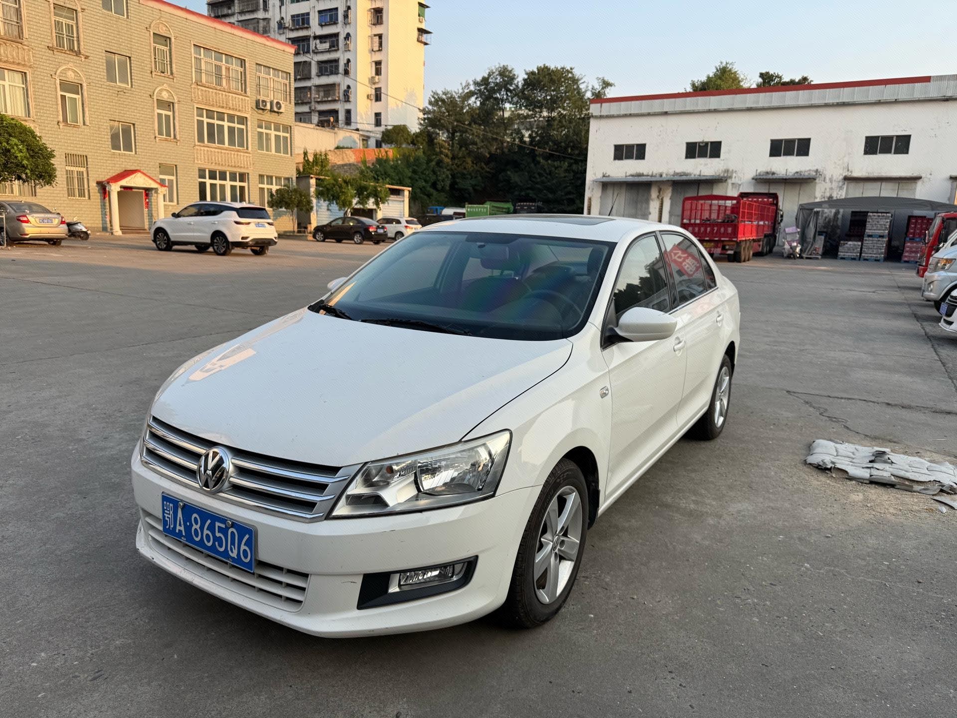 Volkswagen Santana 2014 car image 