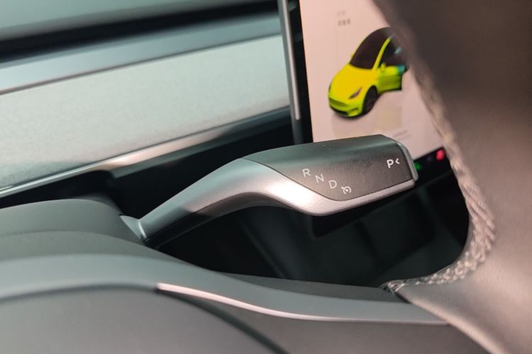 Tesla Model Y 2023 #14 Tesla Model Y 2023 car image #14