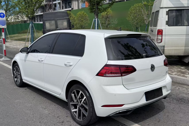 Volkswagen Golf 2020 изображение автомобиля #11