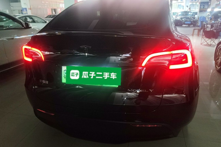 Tesla Model Y 2023 #6 Tesla Model Y 2023 car image #6