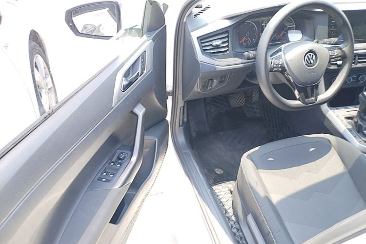 Volkswagen Polo 2021 car image #16