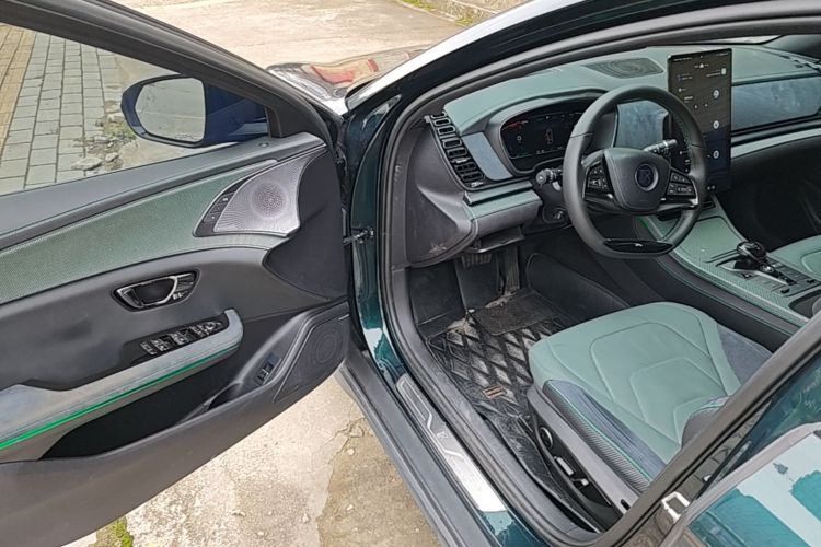 BYD Han 2022 car image #16