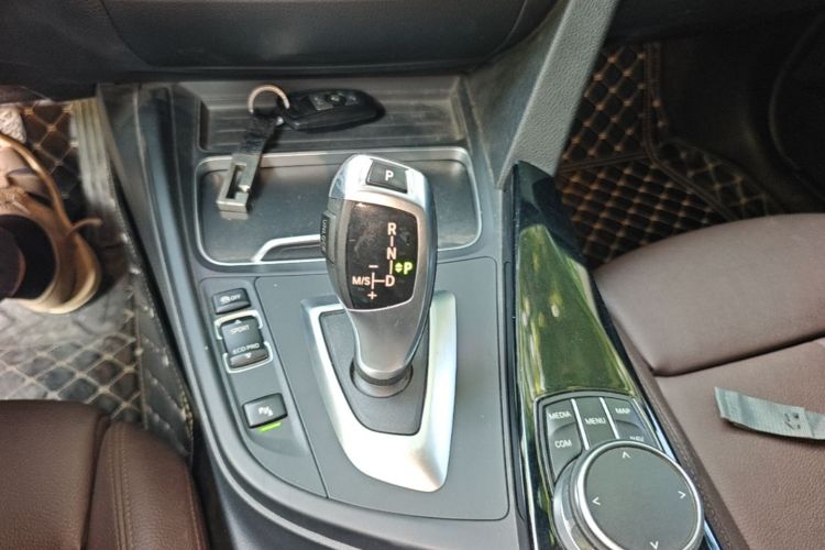 BMW 3 Series 2019 #14 BMW 3 Series 2019 car image #14
