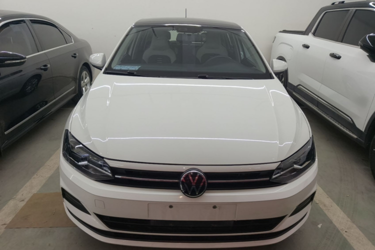Volkswagen Polo 2021 car image #3