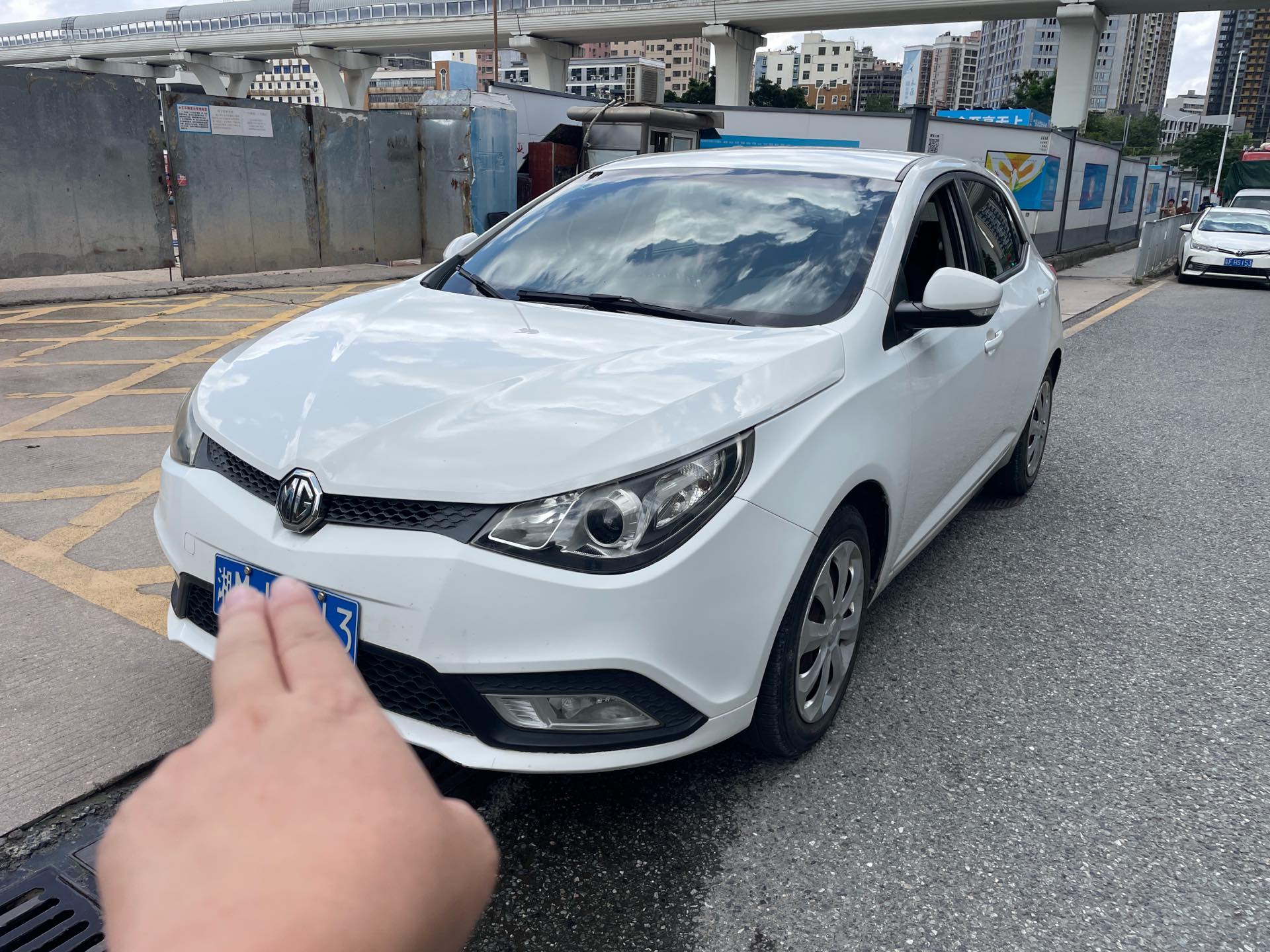 MG 5 2014 MG 5 2014 car image