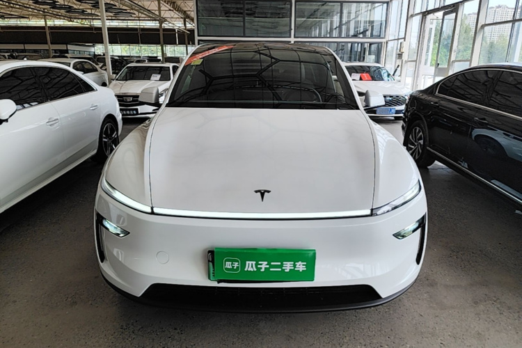 Tesla Model Y 2026 #3 Tesla Model Y 2026 car image #3