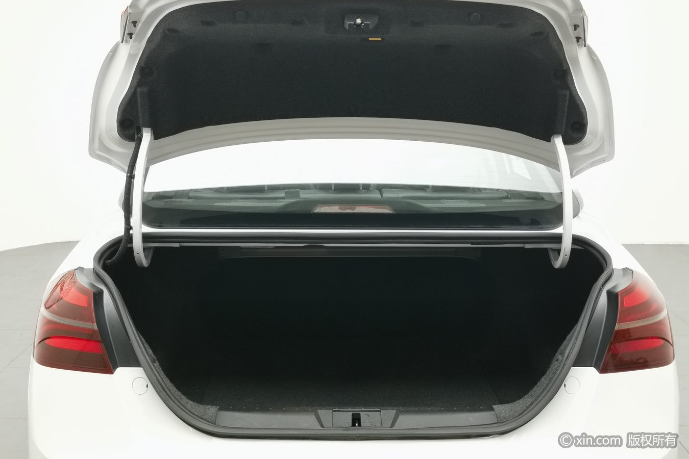 GEELY Emgrand 2019 #17 GEELY Emgrand 2019 car image #17