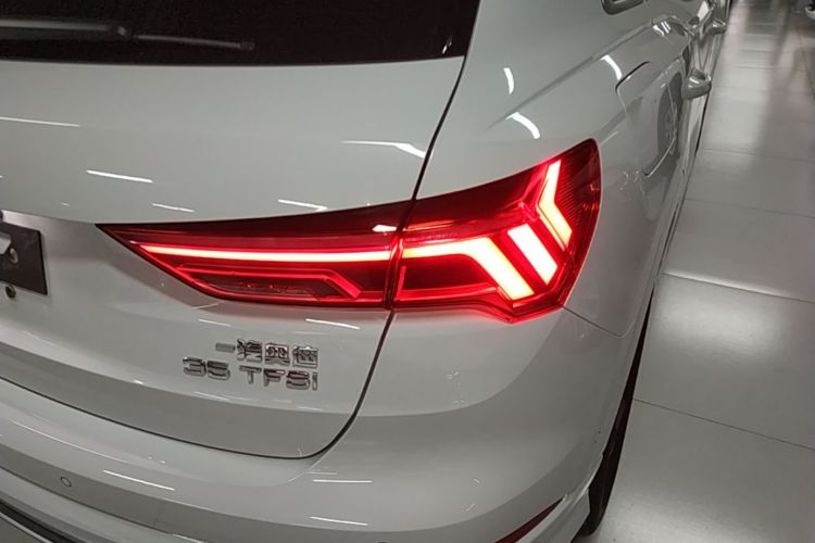 Audi Q3 2022 #8 Audi Q3 2022 car image #8