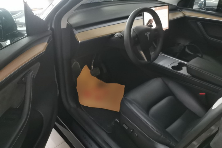 Tesla Model Y 2023 #16 Tesla Model Y 2023 car image #16