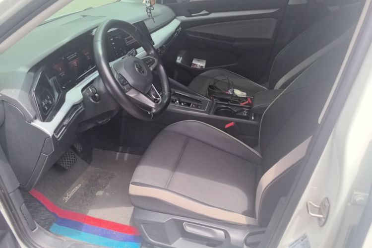 Volkswagen Golf 2021 car image #15