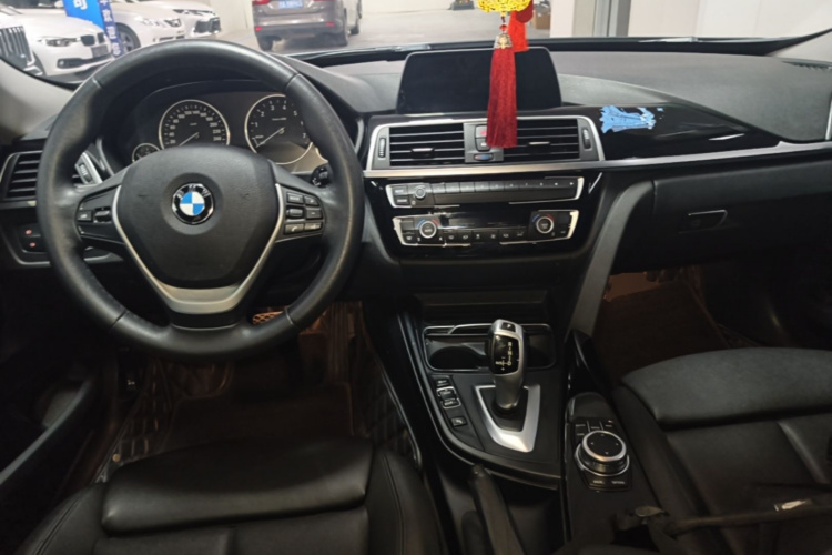 BMW 3 Series GT 2019 car image #10