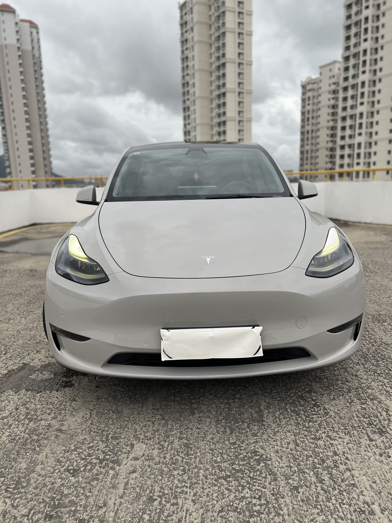 Tesla Model Y 2021 #2 Tesla Model Y 2021 car image #2