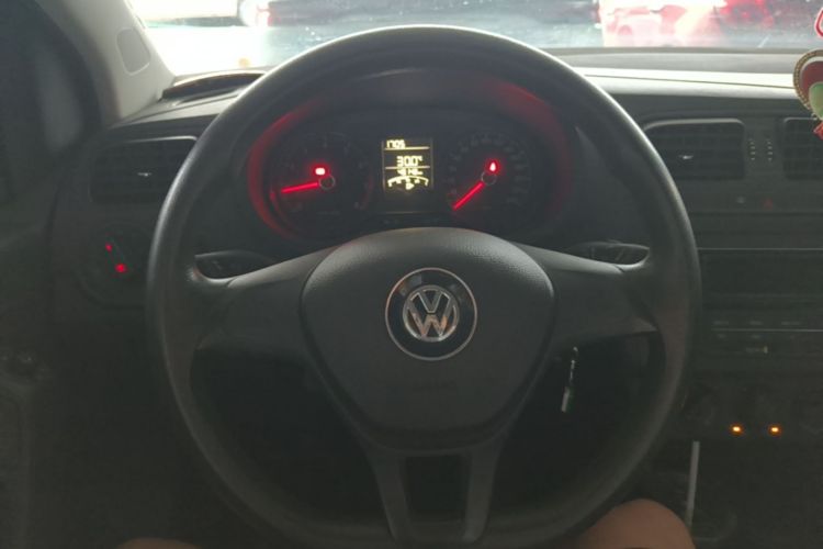 Volkswagen Polo 2015 #11 Volkswagen Polo 2015 car image #11