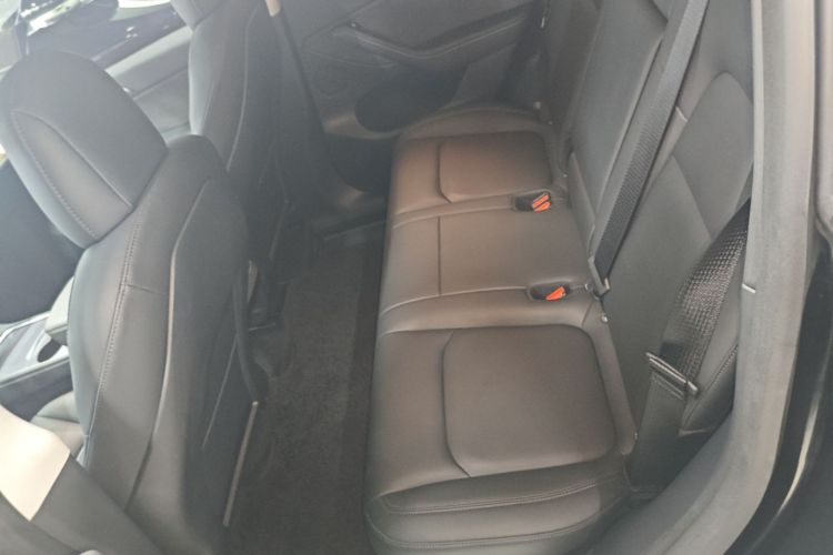 Tesla Model Y 2021 #17 Tesla Model Y 2021 car image #17
