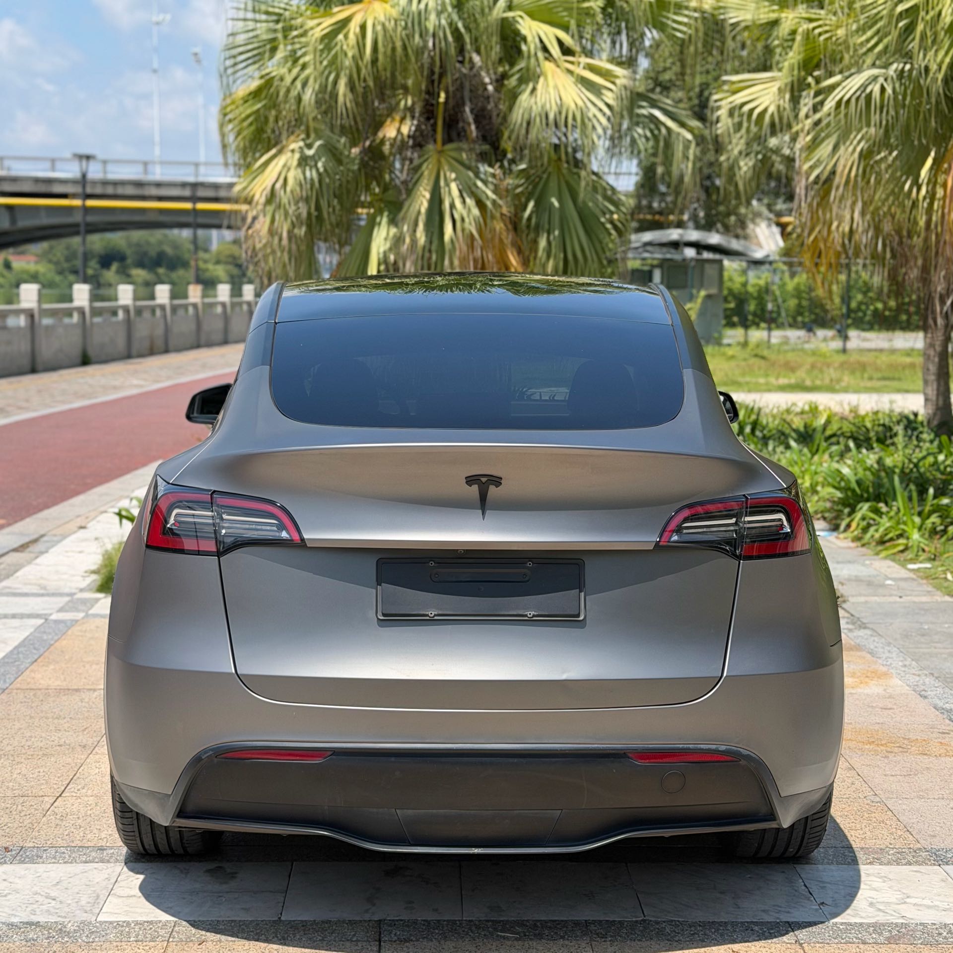Tesla Model Y 2023 صورة سيارة #6