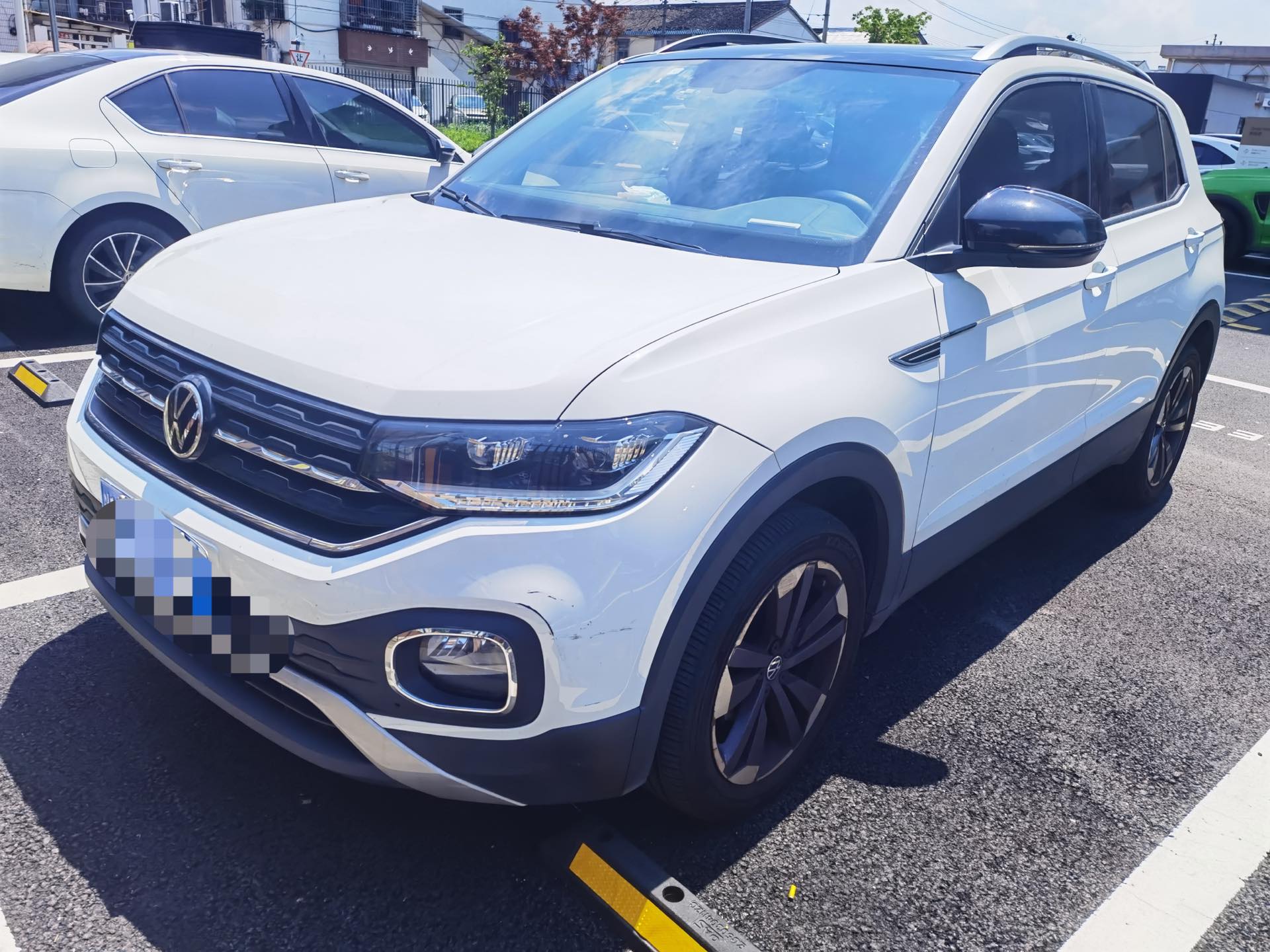 2020 immagine di auto 