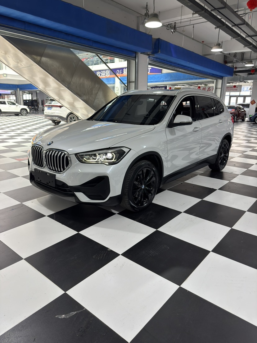 BMW X1 2022 BMW X1 2022 car image