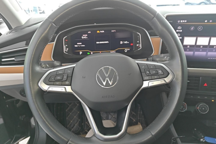 Volkswagen Bora 2023 car image #11