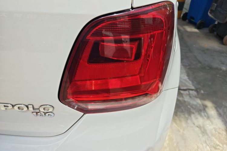 Volkswagen Polo 2017 car image #8