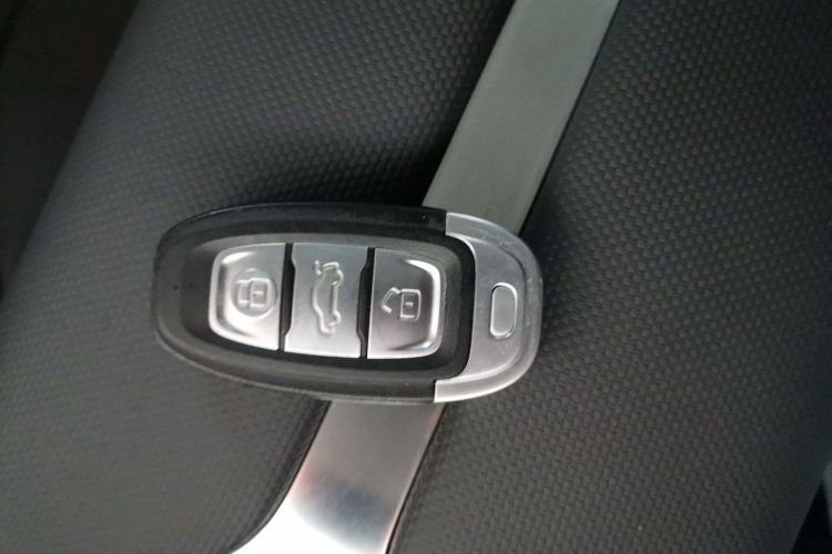 HongQi E-QM5 2023 car image #11