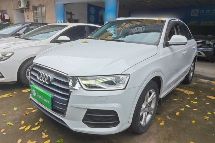 Audi Q3 2017 car image #2