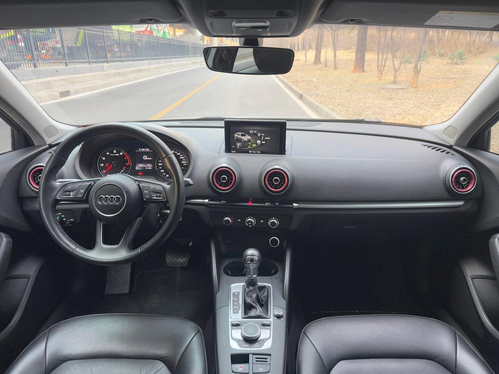 Audi A3 2018 car image #16