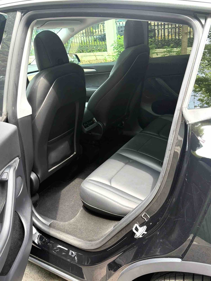 Tesla Model Y 2022 car image #8