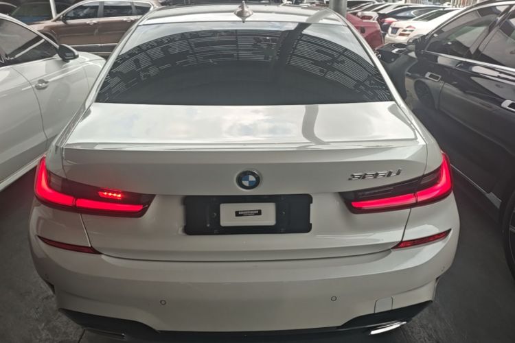 BMW 3 Series 2022 #6 BMW 3 Series 2022 car image #6