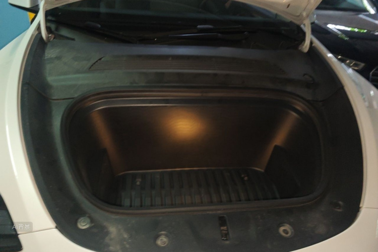 Tesla Model Y 2023 car image #22