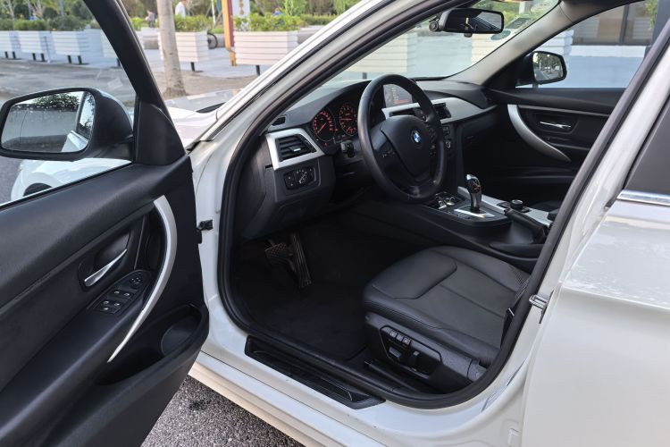 BMW 3 Series 2017 #19 BMW 3 Series 2017 car image #19
