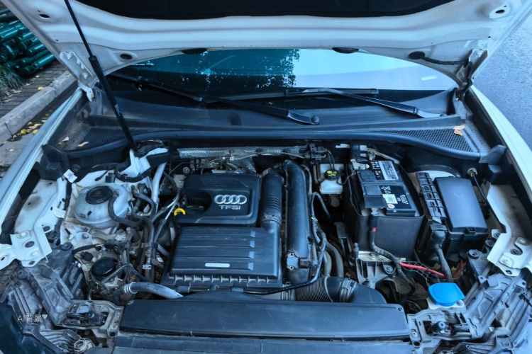 Audi Q3 2023 car image #22