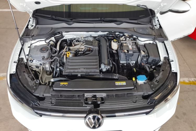 Volkswagen Golf 2025 car image #20