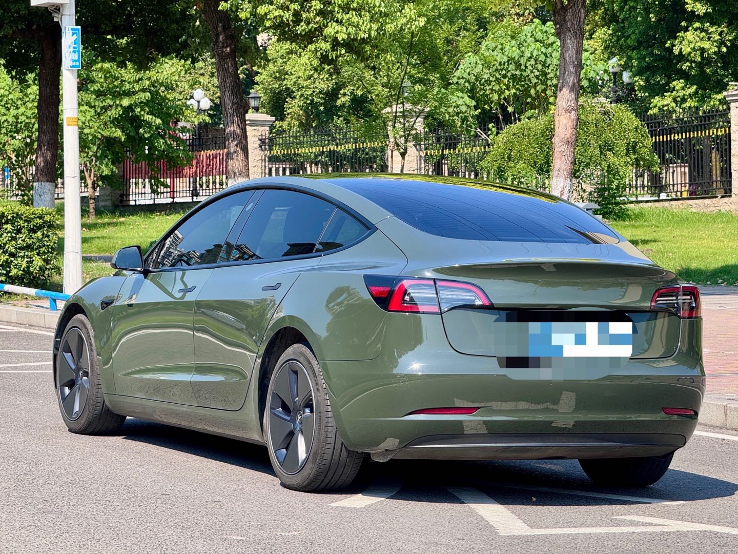 Tesla Model 3 2021 car image #8