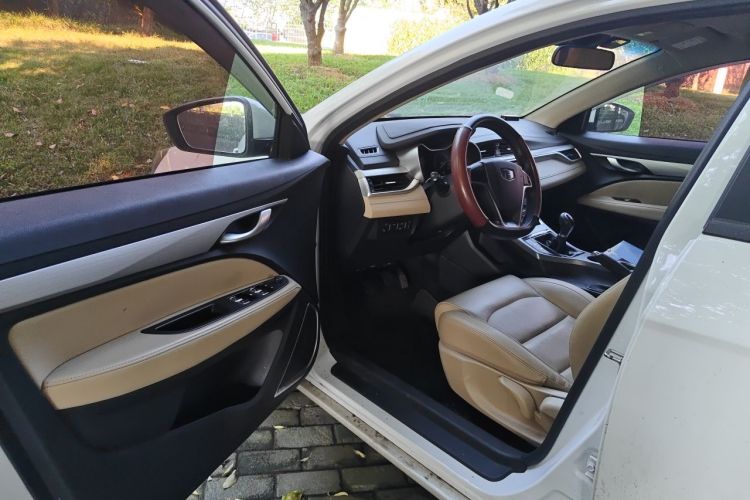 GEELY Emgrand 2019 car image #9